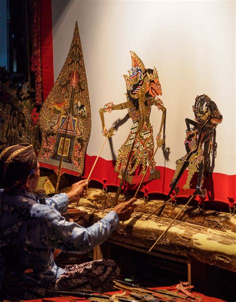 Wayang Kulit Puppet Show Off Indonesia - IMAGESEE