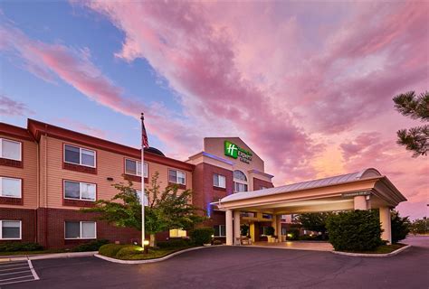 HOLIDAY INN EXPRESS HOTEL & SUITES MEDFORD-CENTRAL POINT $130 ($̶1̶6̶2̶) - Updated 2021 Prices ...