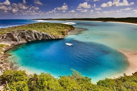 Dean's Blue Hole, World's Deepest Blue Hole | Amusing Planet