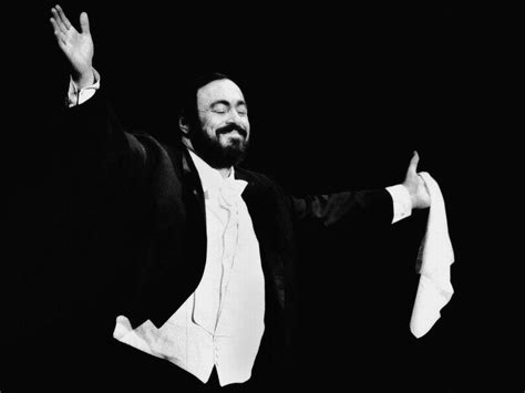 Music Wallpaper: Luciano Pavarotti | Music wallpaper, Music images, Music