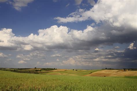 Landscape,clouds,field,sky,nature - free image from needpix.com