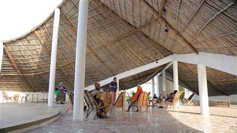 bensozia: Thread Cultural Center, Senegal by Toshiko Mori