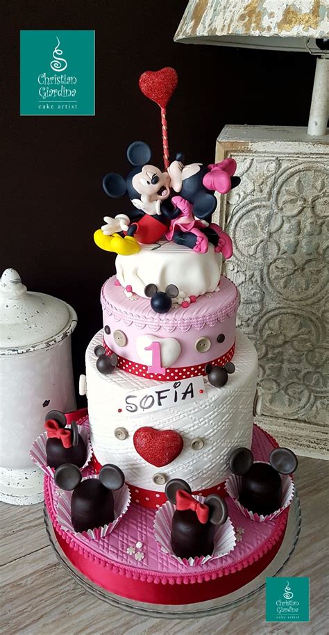 That's L ve! Happy birthday Sofia! Valentine Cake, Saint Valentine ...