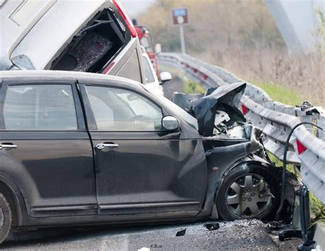 3-Car Accident: Who Pays? (Here's Who To Blame)