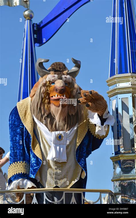 Beauty and the beast disney hi-res stock photography and images - Alamy