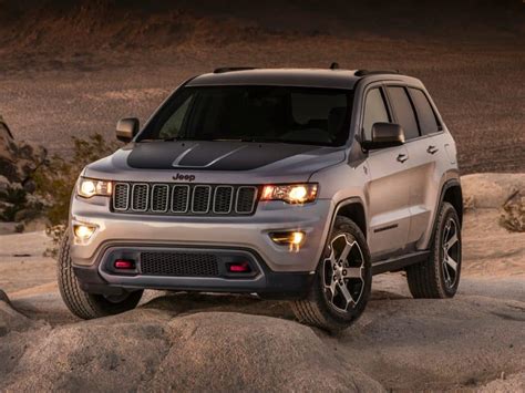 Special Features of the Jeep Cherokee Overland + Jeep Cherokee Trailhawk