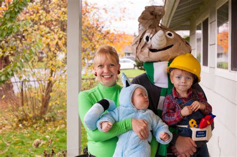 DIY Bob the Builder Halloween Costume for the Whole Family