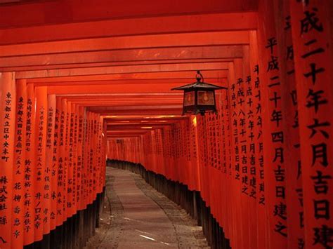 Kyoto Fushimi Inari Shrine | Japan Deluxe Tours