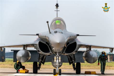 Indian Air Force Gets First Batch of Dassault Rafale Fighter Jets