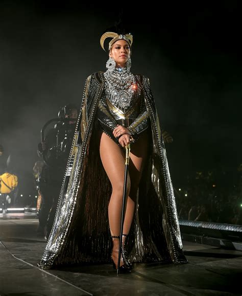 Beyonce's Second Coachella Performance Is All About The Pink & Twitter Officially Has A New ...