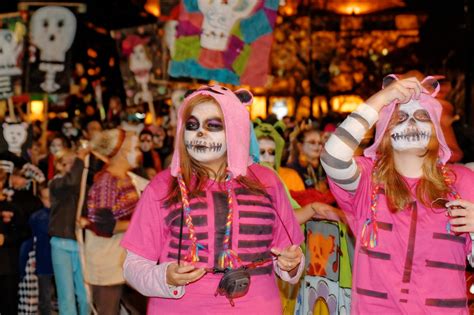 Girls in Pink, Missoula Day of the Dead Parade | CT Young | Flickr