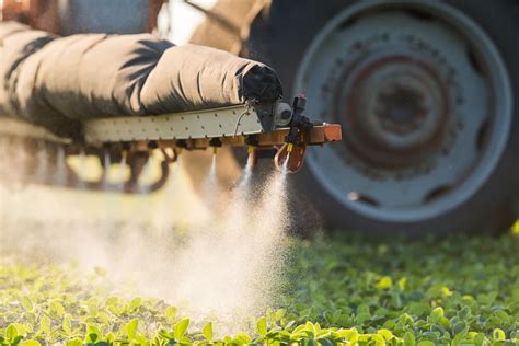 Defensivos agrícolas: Cinco moléculas mais comercializadas no Brasil em 2020 - Agroadvance