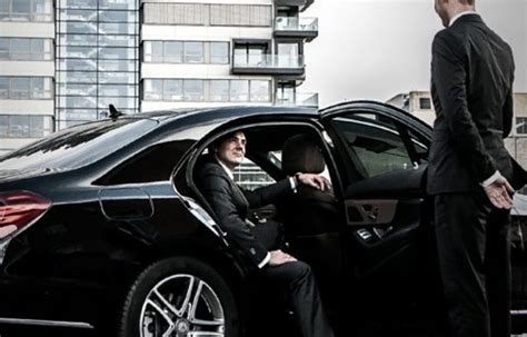 Advantages Of Using The Luxury Car Service - Luxury Car Service Los Angeles | LAX VIP TRANSPORT