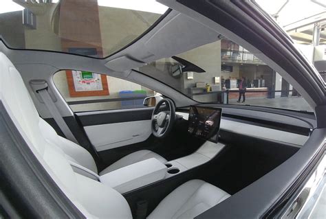 Tesla Model 3 Interior in Broad Daylight Looks like Something's Missing ...