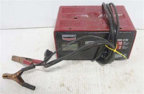 Century battery charger, 6V/12V, model 87102, works fine - Albrecht Auction Service