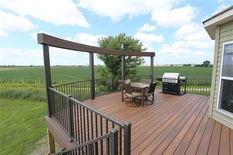 Best Curved Deck Railing | Railing Design