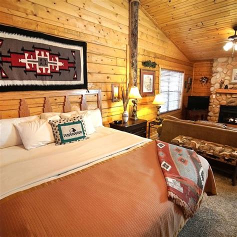 Cabins at Grand Mountain - 1 Bedroom Cabin (Studio-Style) - Branson Travel Office