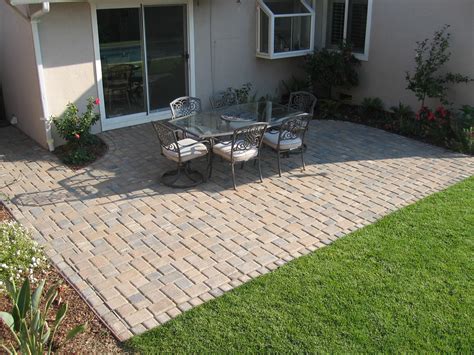 Simple Patio Designs With Pavers • Patio Ideas