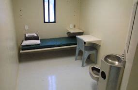 Life in a Prison Cell - How Prisons Work | HowStuffWorks