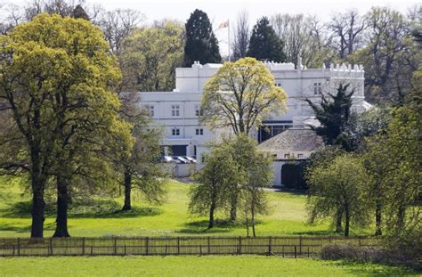 Royal Lodge interior: Prince Andrew’s 30-room mansion that Prince ...