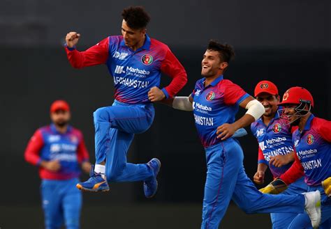 Mujeeb Ur Rahman takes to the air | ESPNcricinfo.com