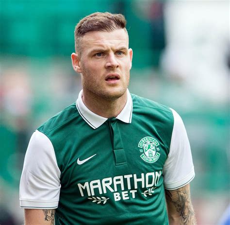 Anthony Stokes has agreed to return to Hibs for a third stint after ...