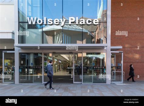 Woking shopping centre hi-res stock photography and images - Alamy