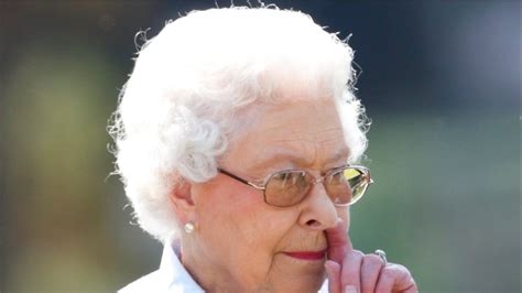 FARK.com: (12384227) "70 things we know about the Queen". And yes, the ...