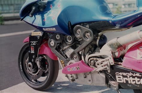 26 Pictures Unseen For Over 25 Years: A Visit To The Britten Motorcycle ...