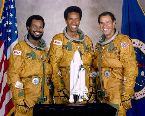 List of African-American astronauts - Wikipedia | Black astronauts, Nasa astronauts, Vintage nasa