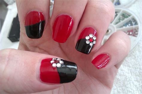 Simple DIY Nail Art Designs: Easy Red and Black Nail Design with ...