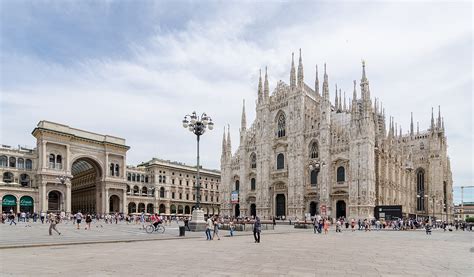 Piazza del Duomo, Milan - Wikipedia