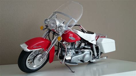 Revell, Harley Davidson Electra glide. Scale 1/12 | Modelbouw