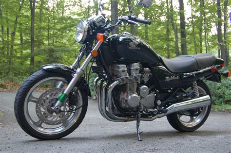 1983 Honda CB750 SC Nighthawk - Moto.ZombDrive.COM