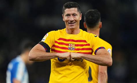 Lewandowski got back on track against Barbastro after 4 games without ...