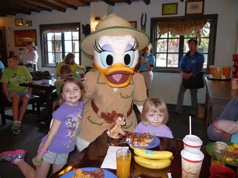 Disney Quick Tips - Try Character Dining