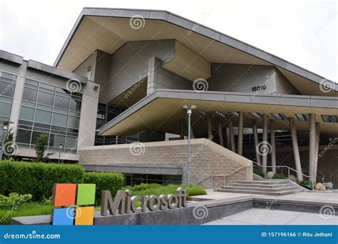 Microsoft Visitor Center At The Headquarters In Redmond, Washington Editorial Image ...