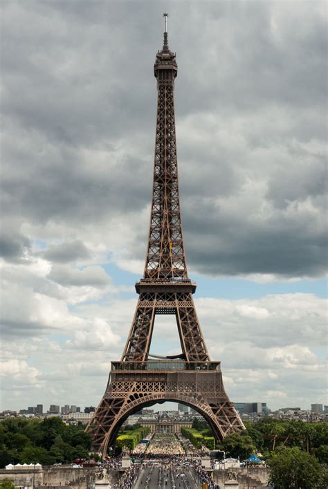 Tour Eiffel - Vikidia, l’encyclopédie des 8-13 ans