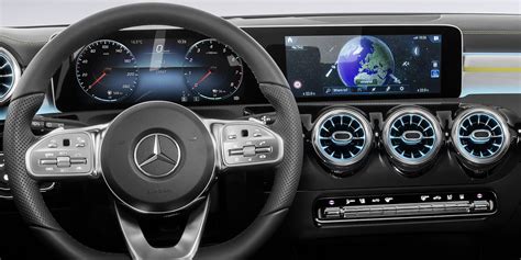 2018 Mercedes-Benz A-Class interior revealed - Photos