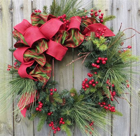 30 Christmas Wreaths Decorating Ideas To Try Now - Feed Inspiration