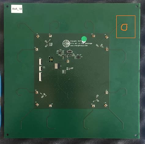 [Solved] Differences between this 2 patch antenna array? | SolveForum