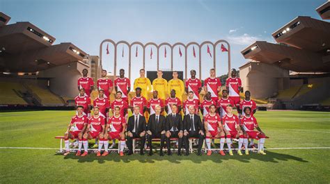 AS Monaco present the official 2021-2022 team photo!