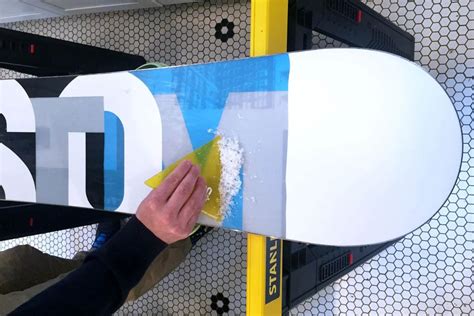 Learn How To Wax Your Snowboard And Skis Effortlessly! – Cloudline Apparel