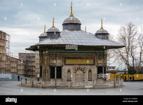 Sultanahmet square in winter Stock Photo - Alamy