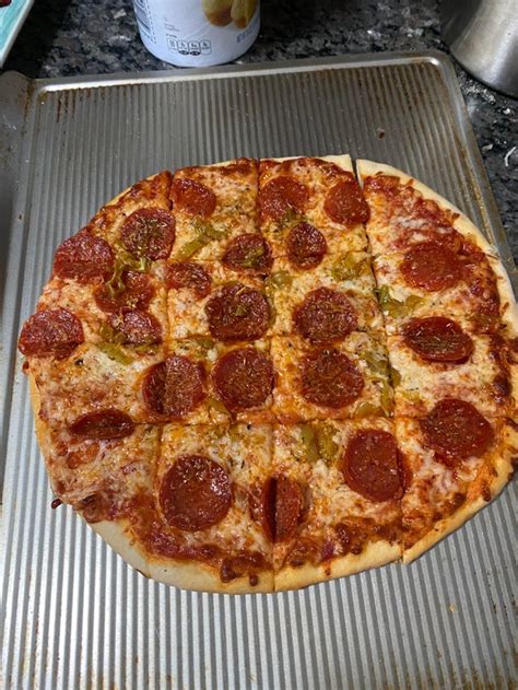 [homemade] Chicago style thin crust pizza : r/food