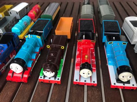 Takara Tomy Thomas and friends - plarail trains compatible with blue ...