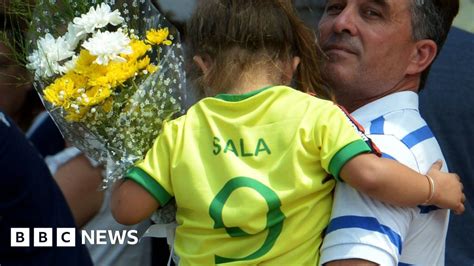 Emiliano Sala: Former coach's tribute as funeral takes place - BBC News