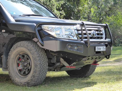 AFN bull bar, 200 series Sahara Landcruiser V8 D4D 33" all terrain BFG KO2 on 17" steel rim ...