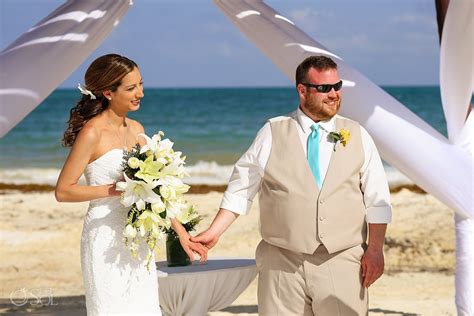 Beach Wedding at Secrets Capri Riviera Cancun - Lauren and Karl