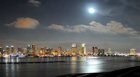 Free Images : sea, water, ocean, horizon, light, cloud, sky, skyline, night, sunlight, city ...